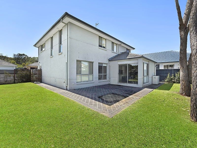 30 Bataan Cct, Bateau Bay NSW 2261