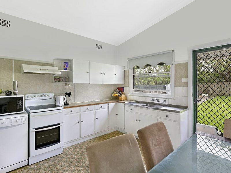 941 The Entrance Road, Forresters Beach NSW 2260