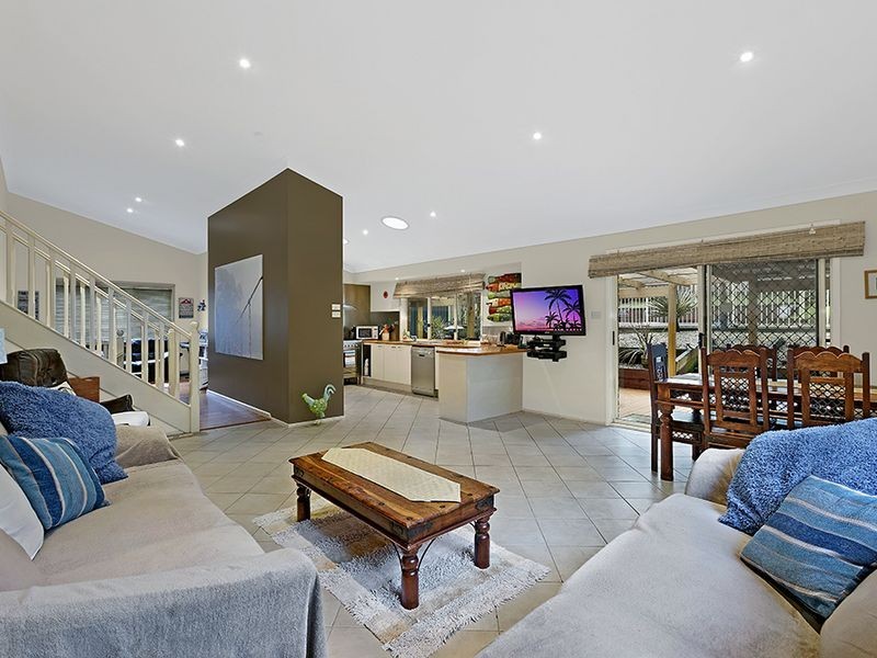 98 Lakin Street, Bateau Bay NSW 2261