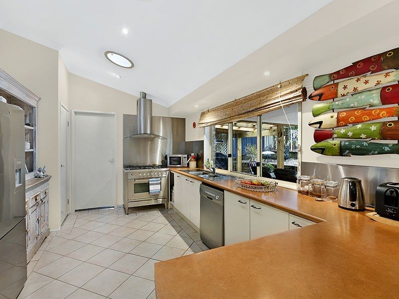98 Lakin Street, Bateau Bay NSW 2261
