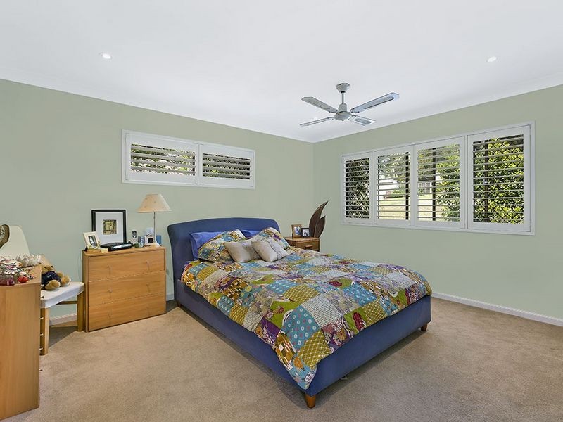 2 Poplars Avenue, Bateau Bay NSW 2261