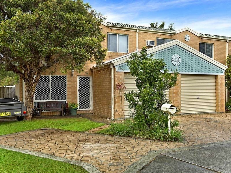 1/32 Aurora Place, Bateau Bay NSW 2261