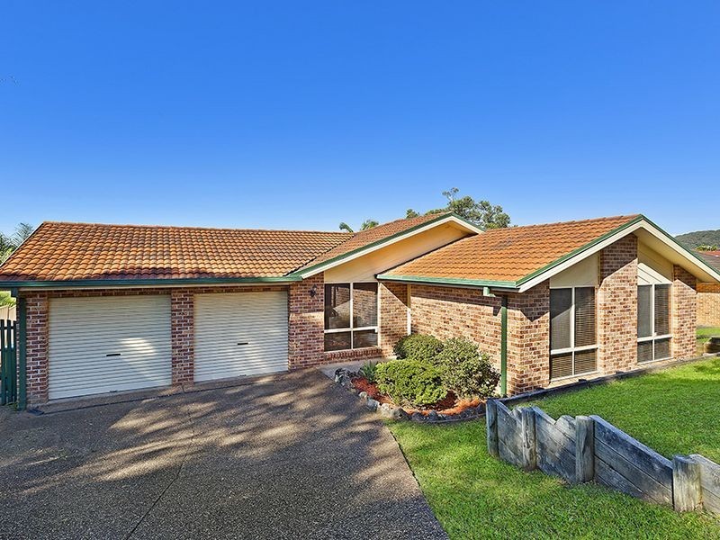 243 Cresthaven Avenue, Bateau Bay NSW 2261