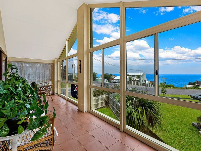 56 Forresters Beach Road, Forresters Beach NSW 2260