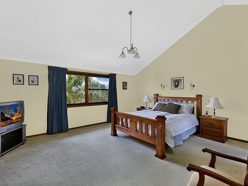 56 Forresters Beach Road, Forresters Beach NSW 2260