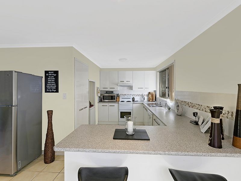 104 Cresthaven Avenue, Bateau Bay NSW 2261