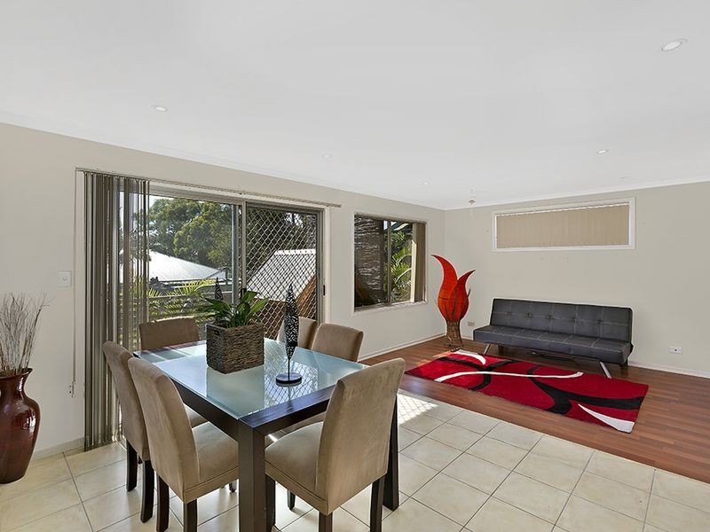 104 Cresthaven Avenue, Bateau Bay NSW 2261