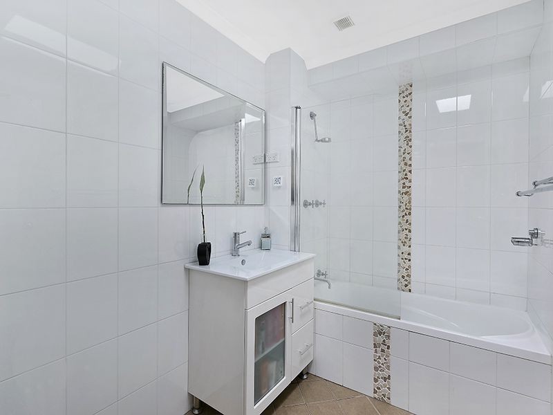 104 Cresthaven Avenue, Bateau Bay NSW 2261