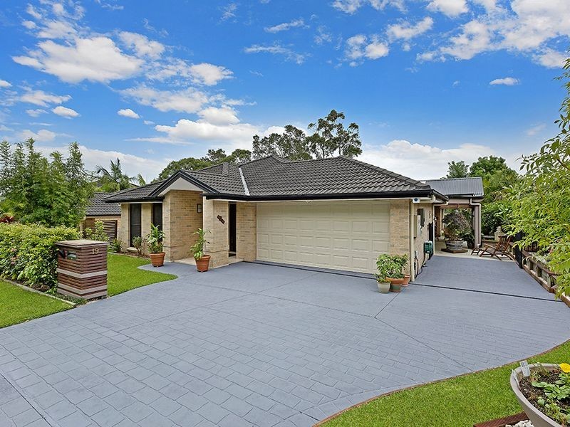 19 Passage Road, Bateau Bay NSW 2261