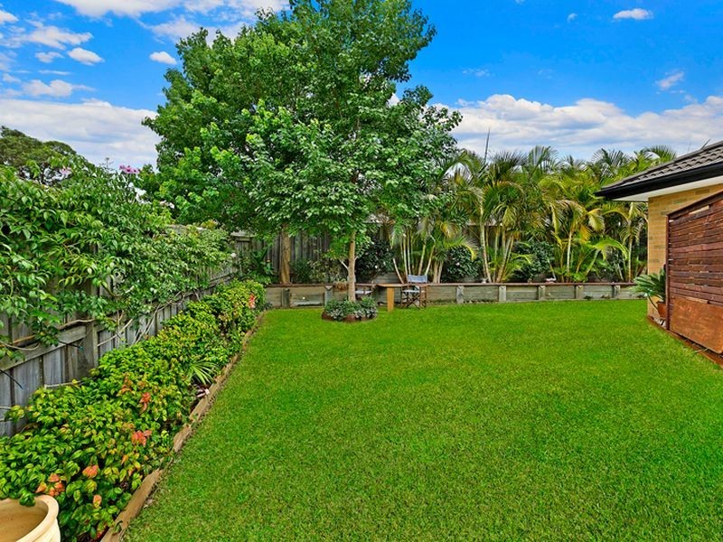 19 Passage Road, Bateau Bay NSW 2261