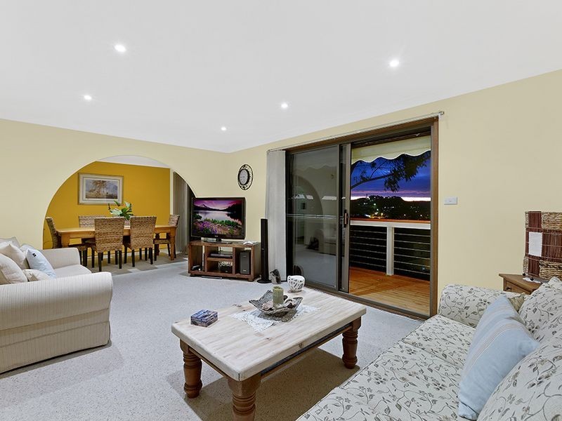 15 Toongara Avenue, Bateau Bay NSW 2261