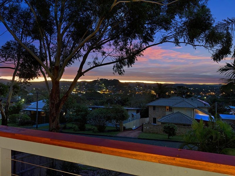 15 Toongara Avenue, Bateau Bay NSW 2261