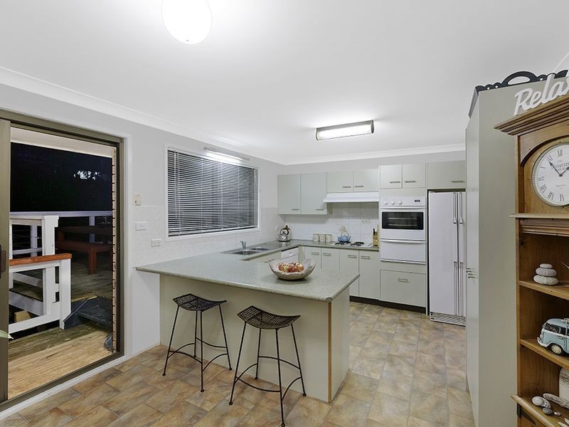 15 Toongara Avenue, Bateau Bay NSW 2261
