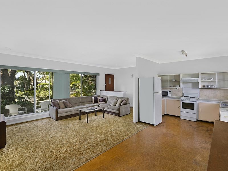 19 Bateau Bay Road, Bateau Bay NSW 2261