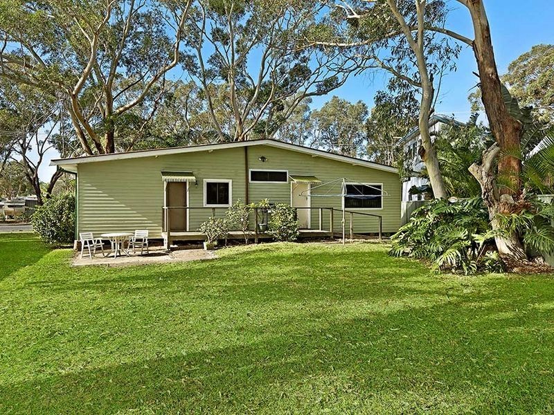 19 Bateau Bay Road, Bateau Bay NSW 2261