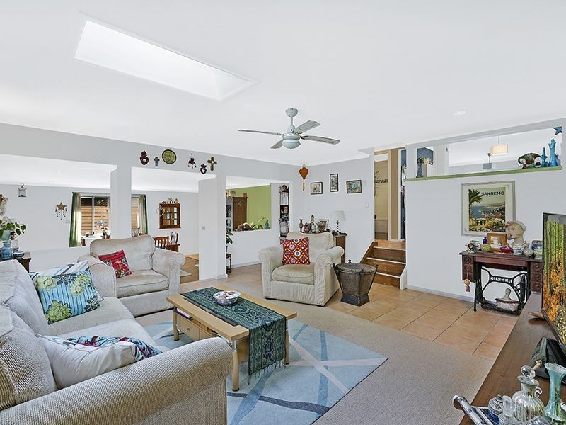 19 Hilltop Street, Bateau Bay NSW 2261