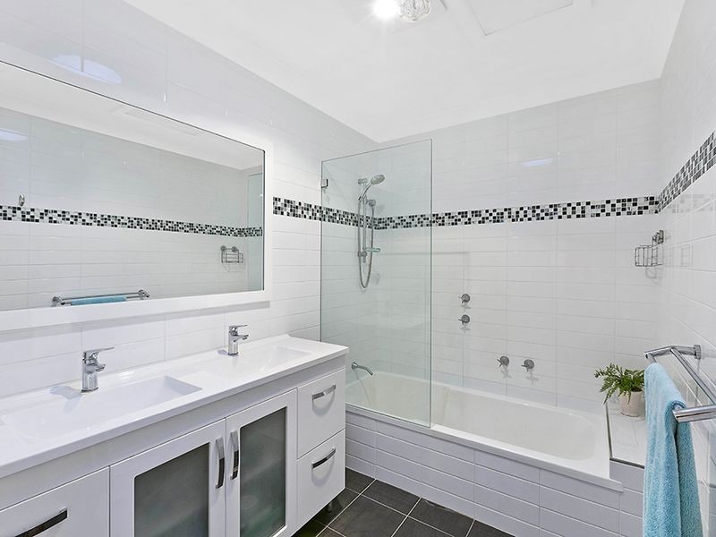 19 Hilltop Street, Bateau Bay NSW 2261