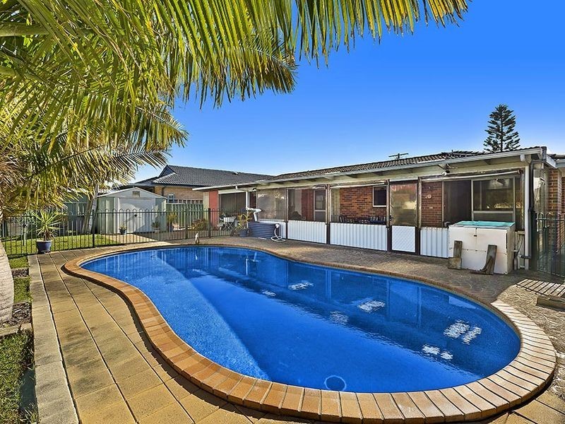 10 Barramundi Place, Bateau Bay NSW 2261