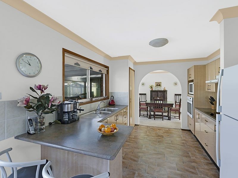 10 Barramundi Place, Bateau Bay NSW 2261