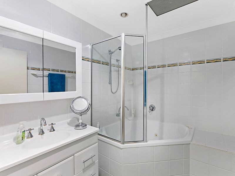 143 Cresthaven Avenue, Bateau Bay NSW 2261