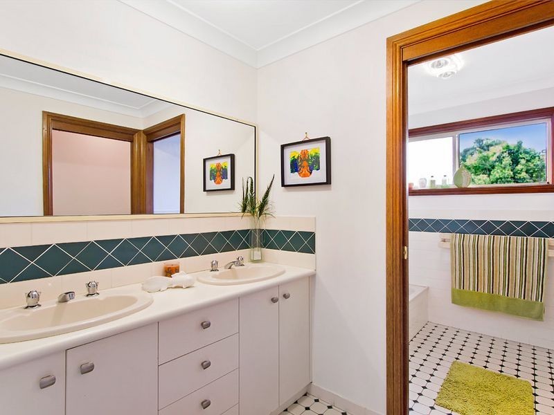 39 Henry Parkes Drive, Berkeley Vale NSW 2261