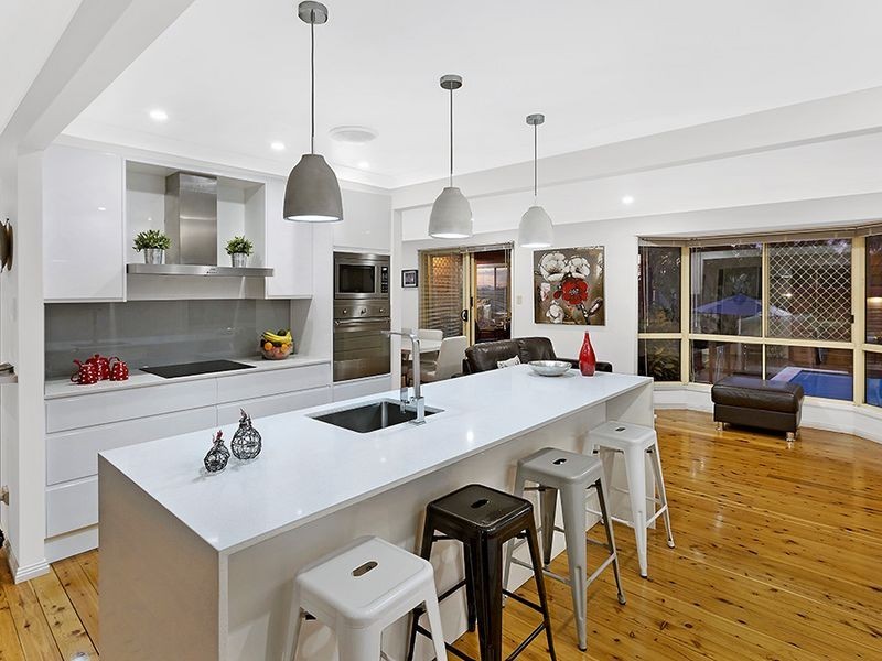 15 Hillcrest Avenue, Bateau Bay NSW 2261