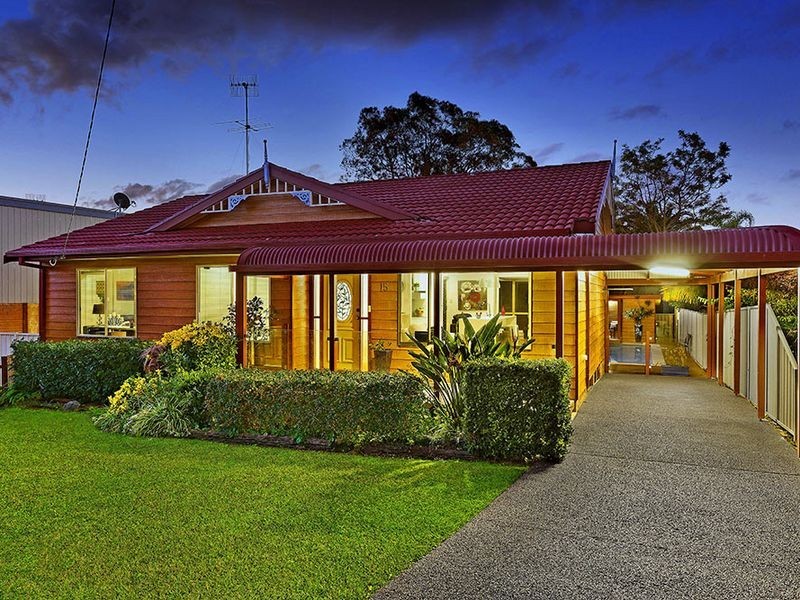 15 Hillcrest Avenue, Bateau Bay NSW 2261