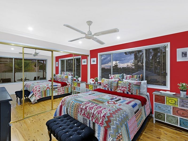 15 Hillcrest Avenue, Bateau Bay NSW 2261