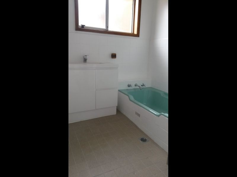 92 Grandview Street, Bateau Bay NSW 2261