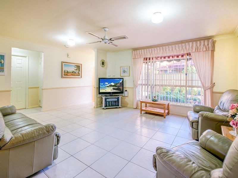7 Castlereagh Crescent, Bateau Bay NSW 2261