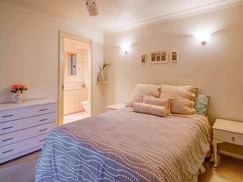 7 Castlereagh Crescent, Bateau Bay NSW 2261