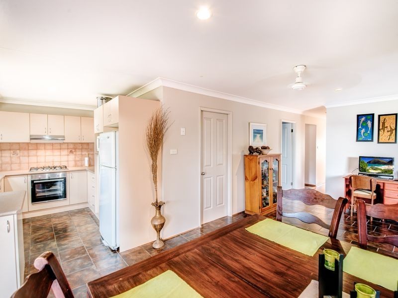 5 Hibiscus Close, Bateau Bay NSW 2261