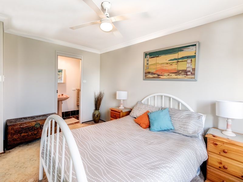 5 Hibiscus Close, Bateau Bay NSW 2261