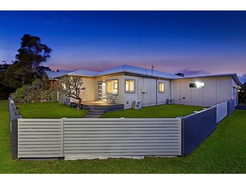 1 Barry Street, Bateau Bay NSW 2261