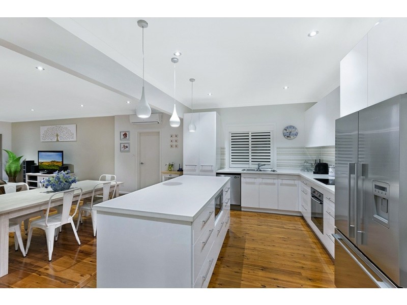 1 Barry Street, Bateau Bay NSW 2261
