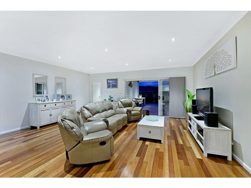 1 Barry Street, Bateau Bay NSW 2261