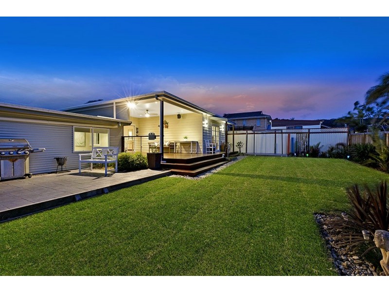 1 Barry Street, Bateau Bay NSW 2261