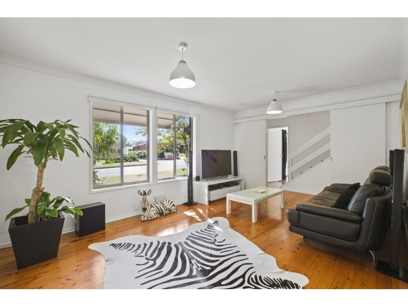 19 Altona Avenue, Bateau Bay NSW 2261