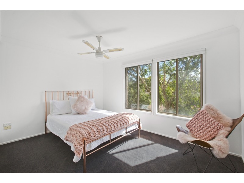 19 Altona Avenue, Bateau Bay NSW 2261