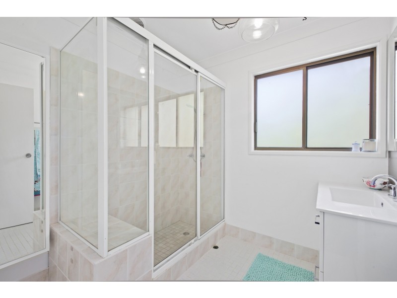 19 Altona Avenue, Bateau Bay NSW 2261