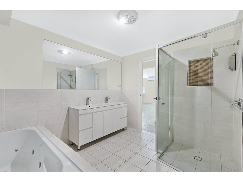 205 Bateau Bay Road, Bateau Bay NSW 2261