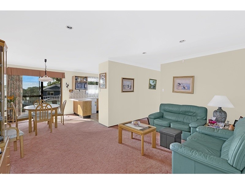 3 Caloola Close, Bateau Bay NSW 2261