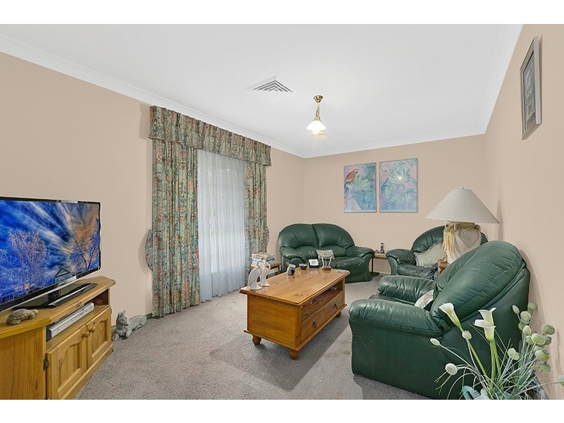 8 Grandis Place, Bateau Bay NSW 2261