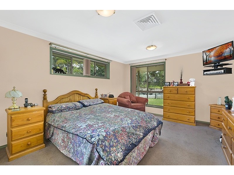 8 Grandis Place, Bateau Bay NSW 2261