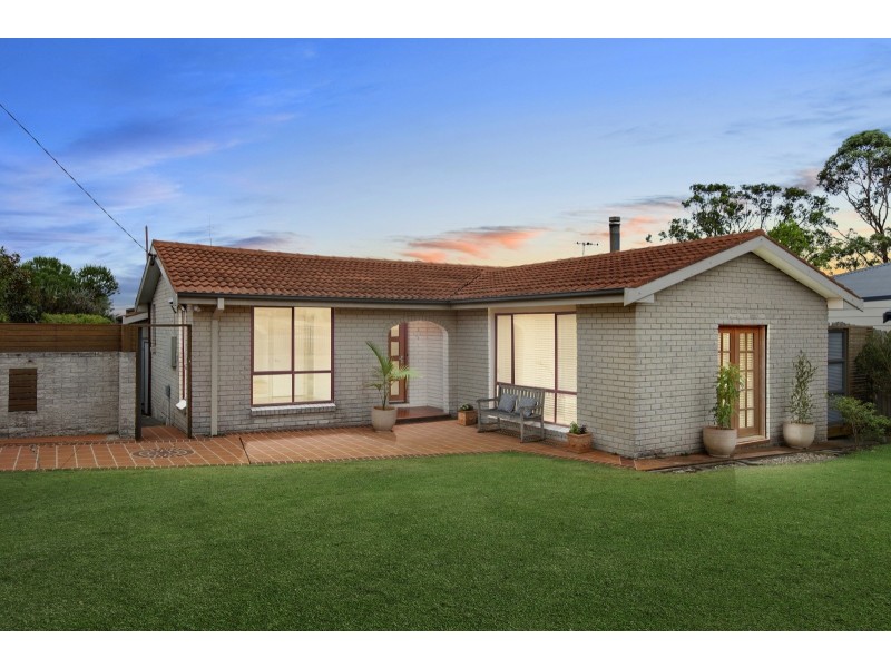 2 Wandella Ave, Bateau Bay NSW 2261