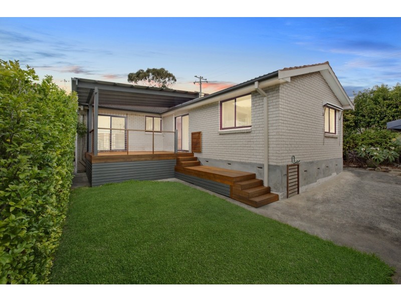 2 Wandella Ave, Bateau Bay NSW 2261