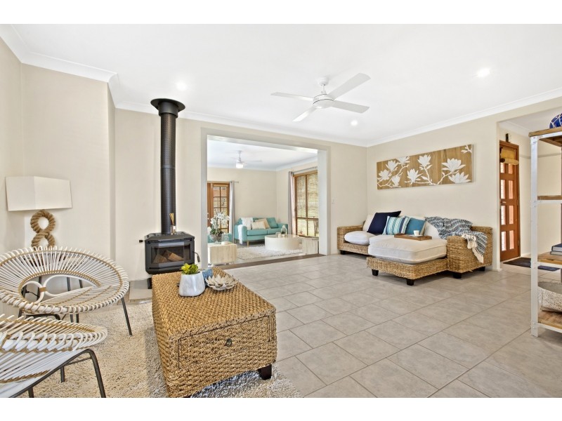 2 Wandella Ave, Bateau Bay NSW 2261