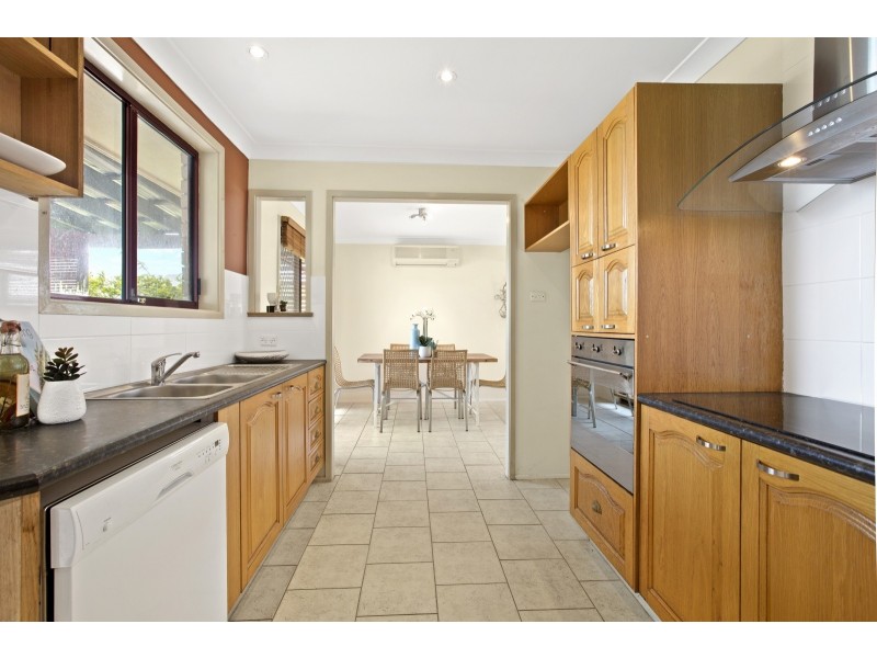 2 Wandella Ave, Bateau Bay NSW 2261