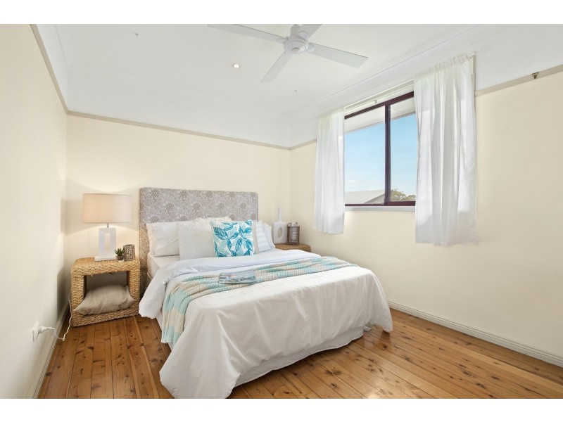 2 Wandella Ave, Bateau Bay NSW 2261