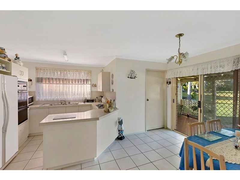 24 Bolton Street, Bateau Bay NSW 2261